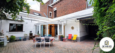 Maison - 230 m² - 10 pièces