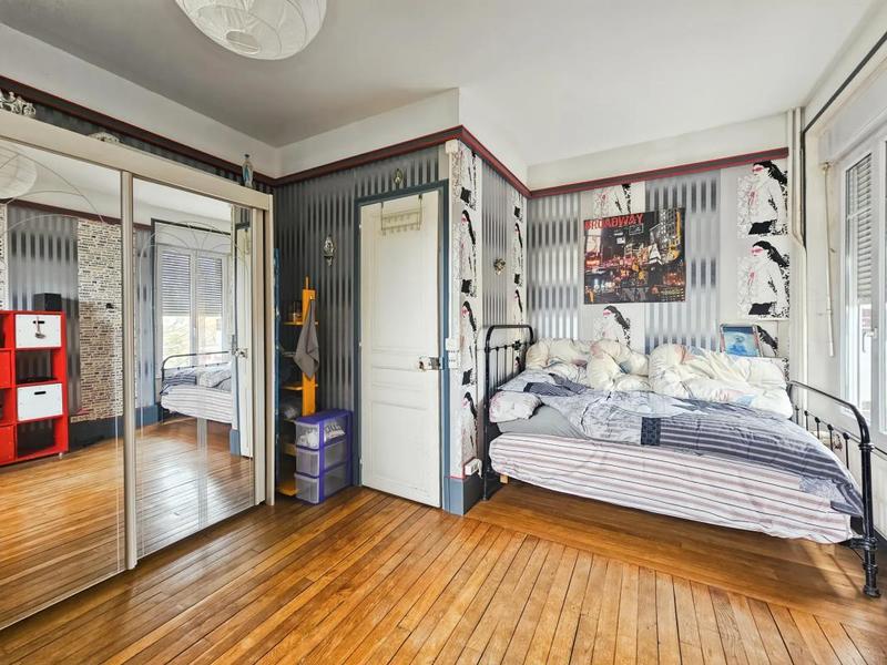 Maison - 260 m² - 10 pièces