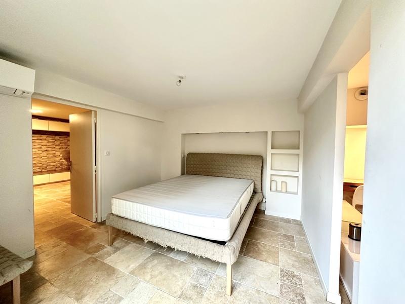 Appartement - 180 m² - 5 pièces