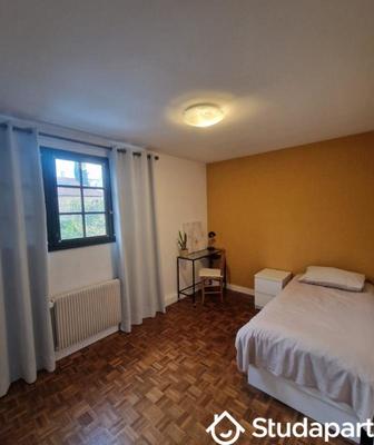 Chambre - 11 m² - 1 pièce