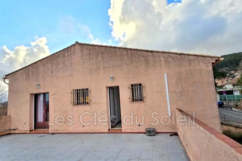 Maison - 235 m² - 2 pièces