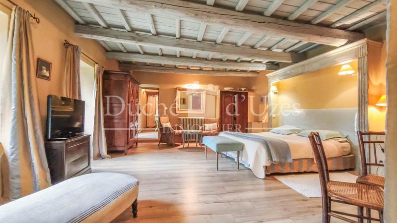 Maison - 275 m² - 7 pièces