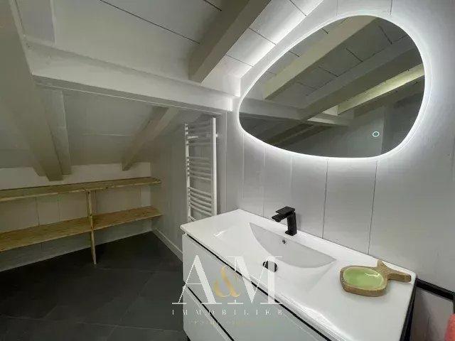 Villa - 170 m² - 8 pièces