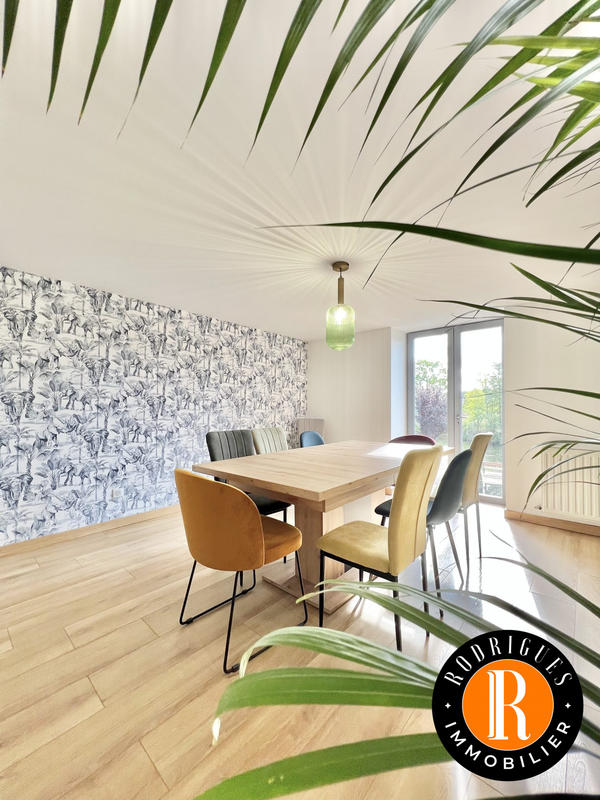 Maison - 372 m² - 12 pièces