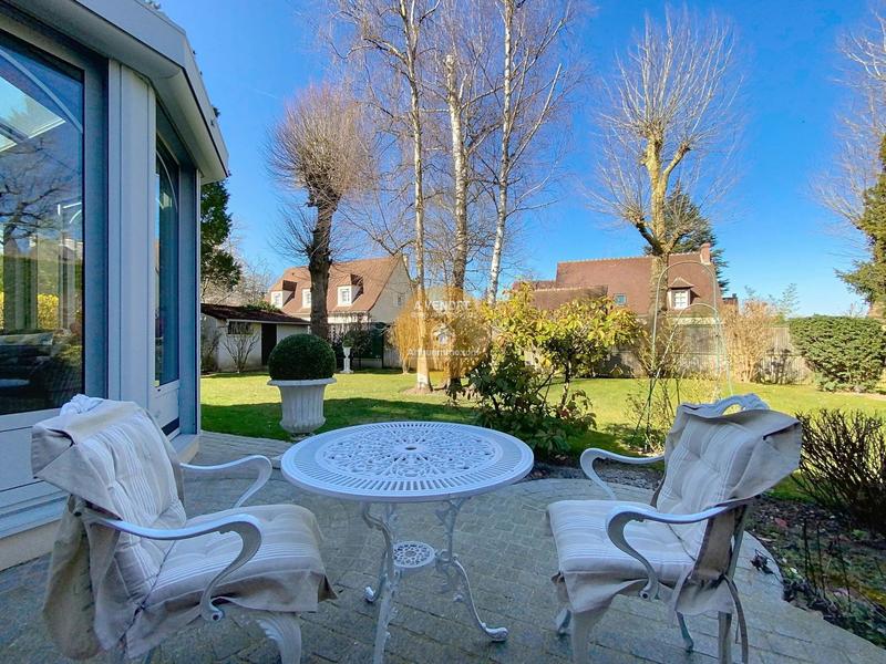 Maison - 181 m² - 7 pièces