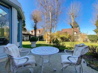 Maison - 181 m² - 7 pièces