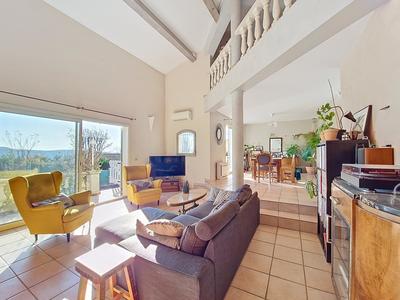 Villa - 164 m² - 6 pièces