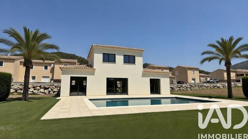 Maison - 140 m² - 4 pièces