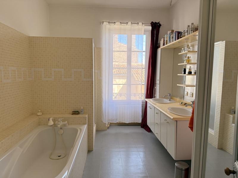 Maison - 289 m² - 7 pièces