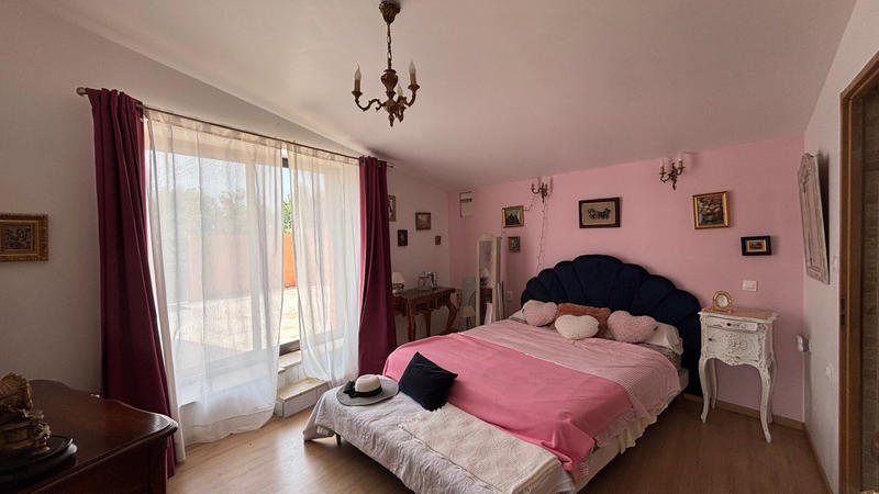 Maison - 267 m² - 10 pièces