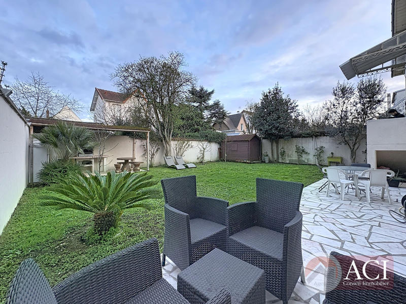 Maison - 185 m² - 6 pièces