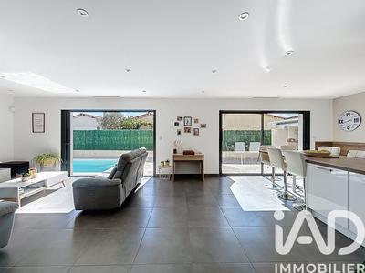 Maison - 140 m² - 5 pièces