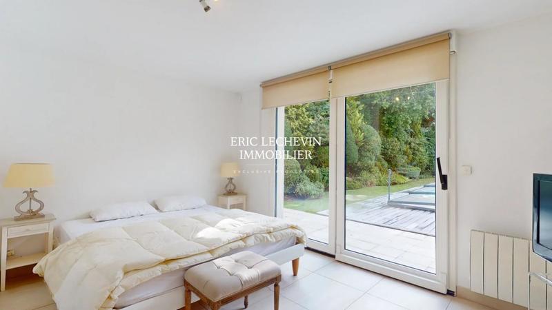 Villa - 200 m² - 8 pièces