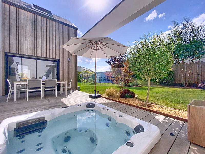 Maison - 184 m² - 7 pièces