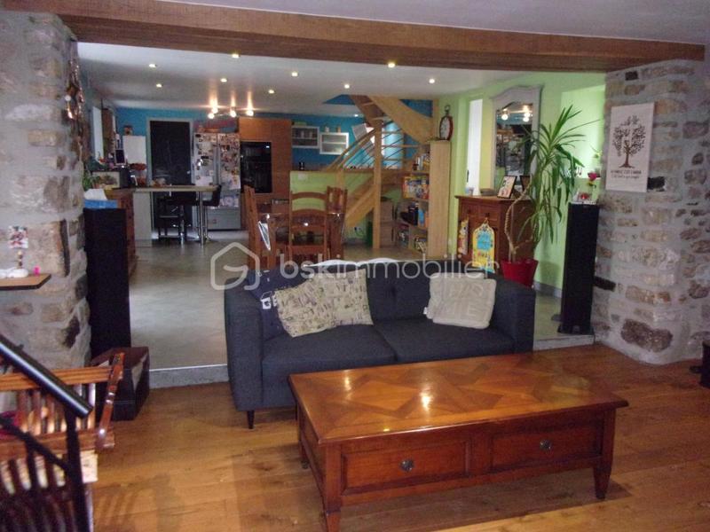 Maison traditionnelle - 148 m² - 6 pièces