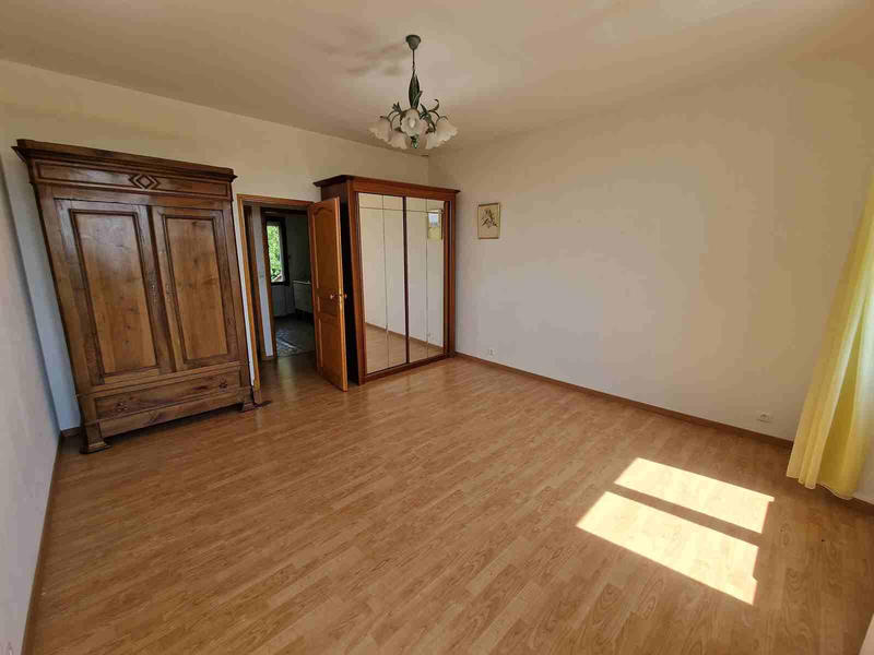 Maison - 229 m² - 8 pièces