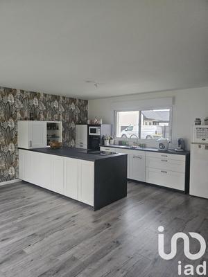 Maison - 104 m² - 4 pièces