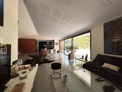 Maison - 143 m² - 5 pièces