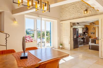 Maison - 370 m² - 10 pièces