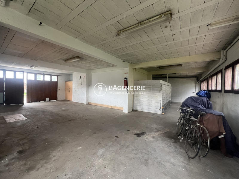 Maison - 242 m² - 9 pièces