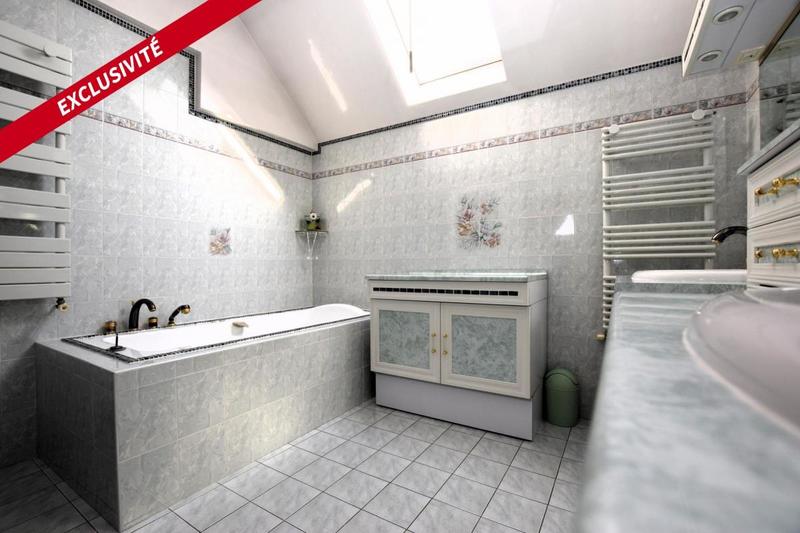 Maison - 182 m² - 8 pièces