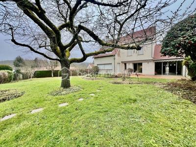 Château - 138 m² - 5 pièces