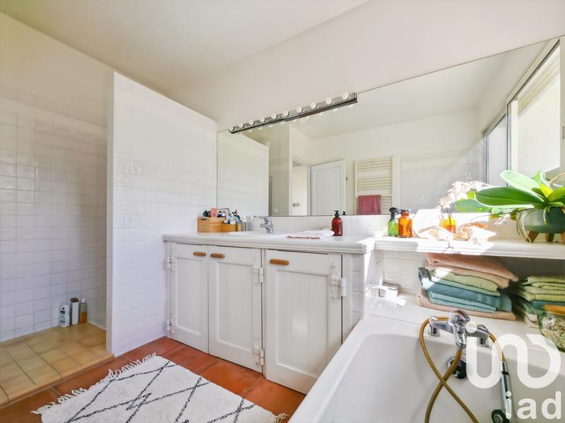 Maison - 299 m² - 9 pièces