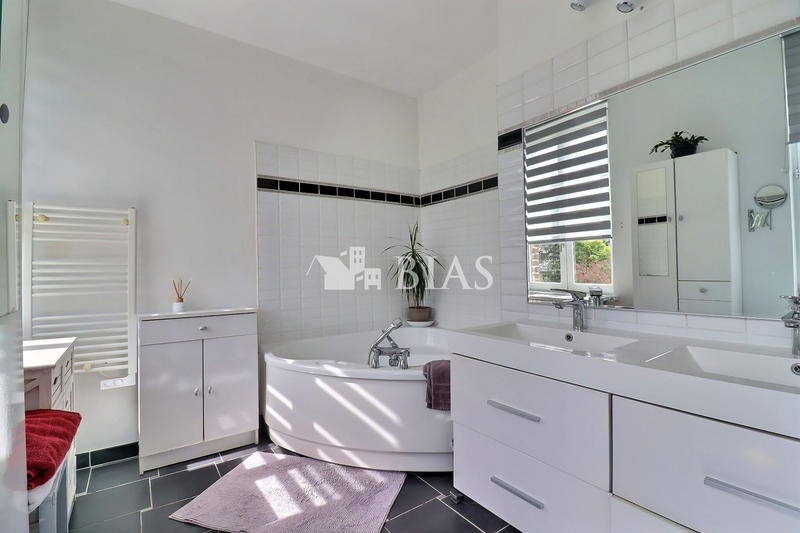 Maison - 152 m² - 6 pièces