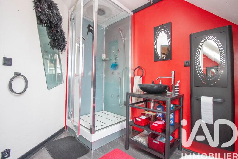 Maison - 180 m² - 9 pièces