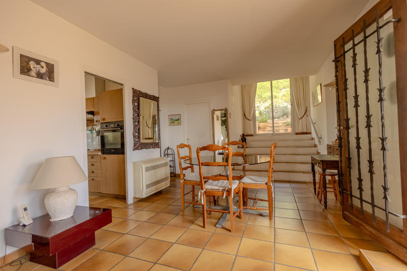 Maison - 250 m² - 5 pièces