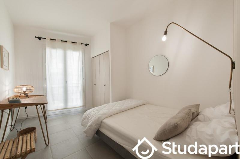 Chambre - 13 m² - 1 pièce