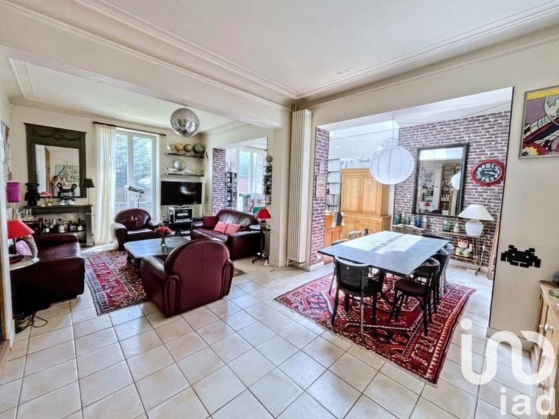 Maison - 230 m² - 9 pièces