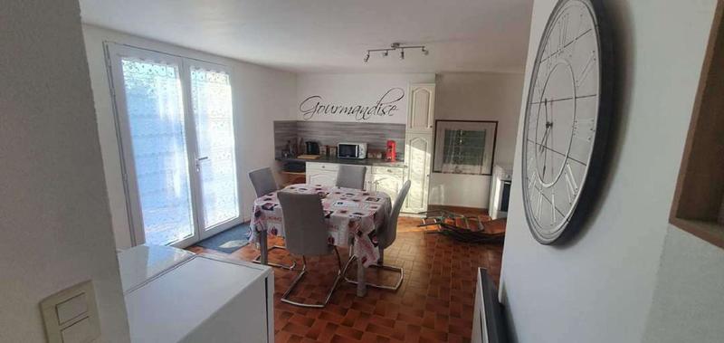 Maison - 280 m² - 9 pièces