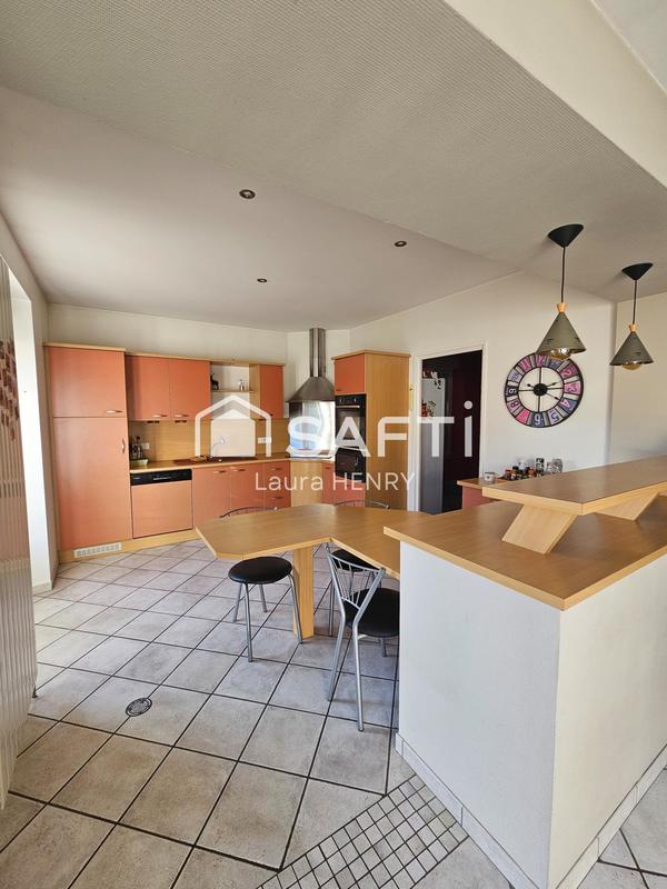 Maison - 215 m² - 6 pièces