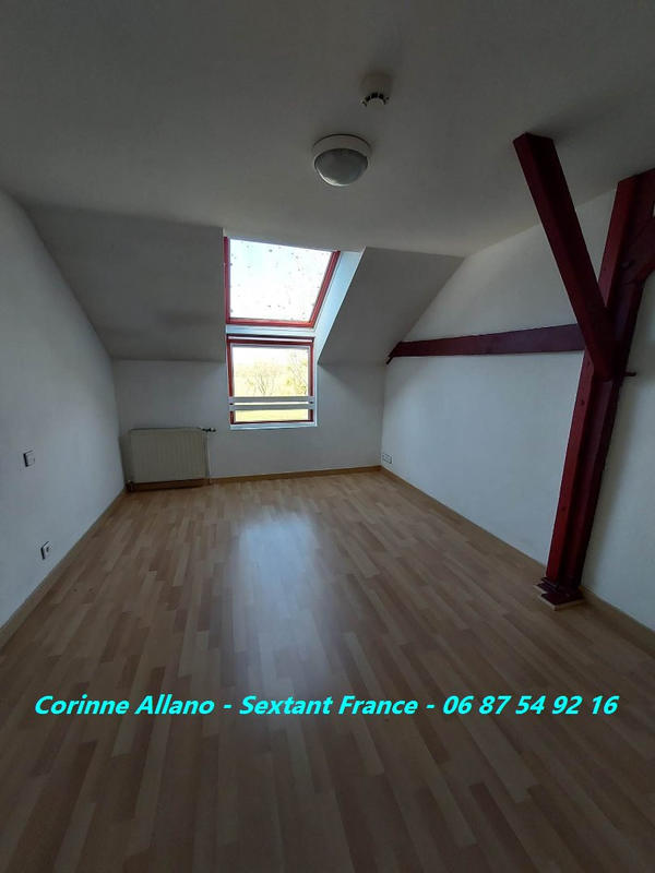 Maison - 1 528 m² - 40 pièces