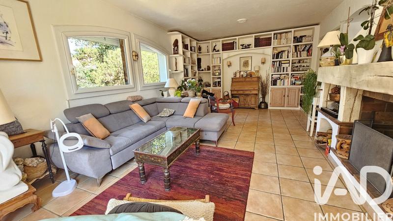 Maison - 204 m² - 6 pièces