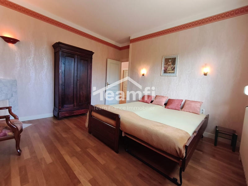 Maison - 180 m² - 5 pièces