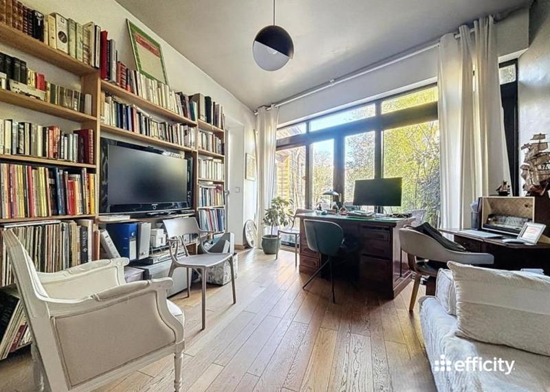 Maison - 220 m² - 7 pièces