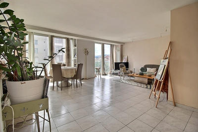 Appartement - 102 m² - 5 pièces