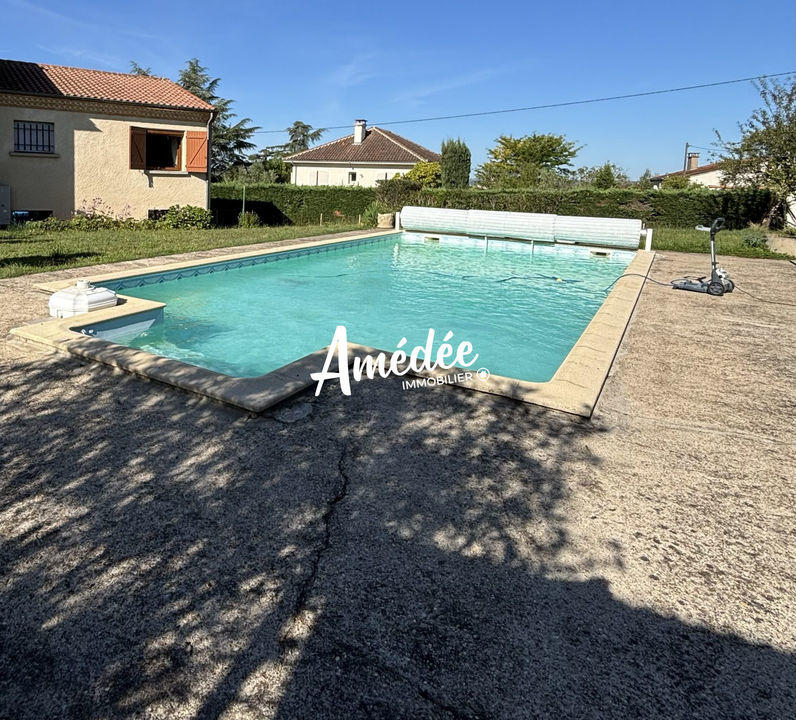 Maison traditionnelle - 193 m² - 6 pièces