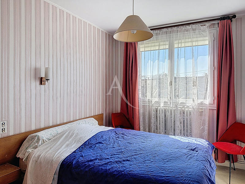 Maison - 92 m² - 5 pièces