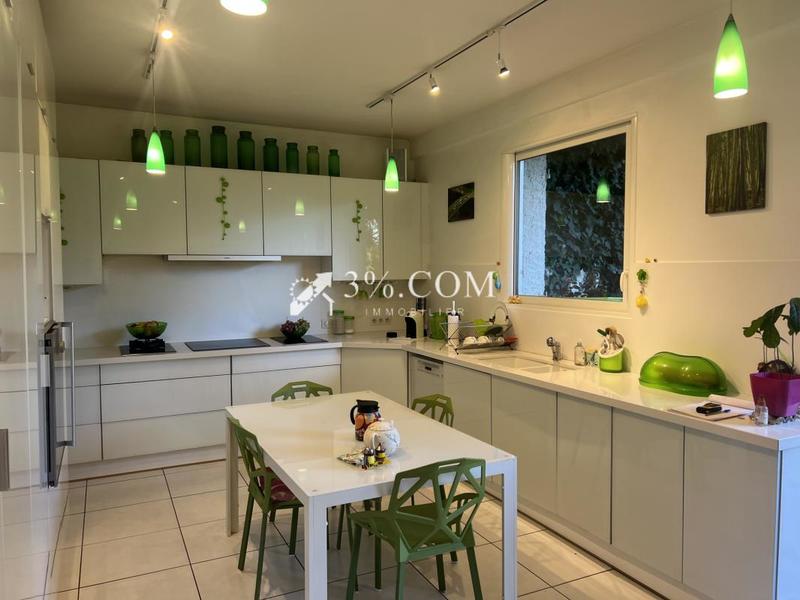 Propriété - 281 m² - 7 pièces