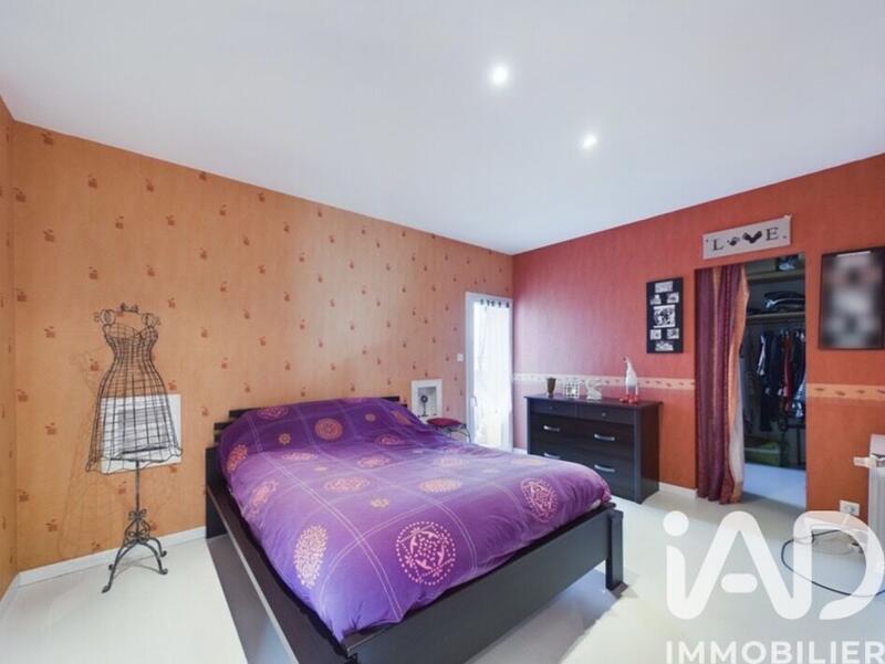 Maison - 375 m² - 14 pièces