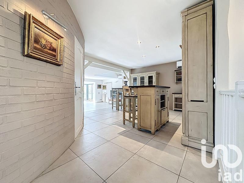 Maison - 250 m² - 8 pièces