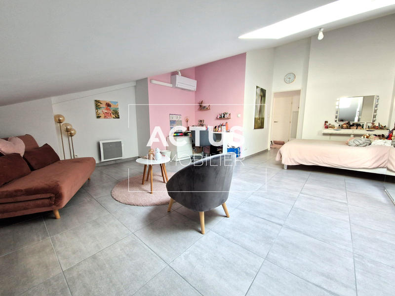 Appartement - 102 m² - 4 pièces