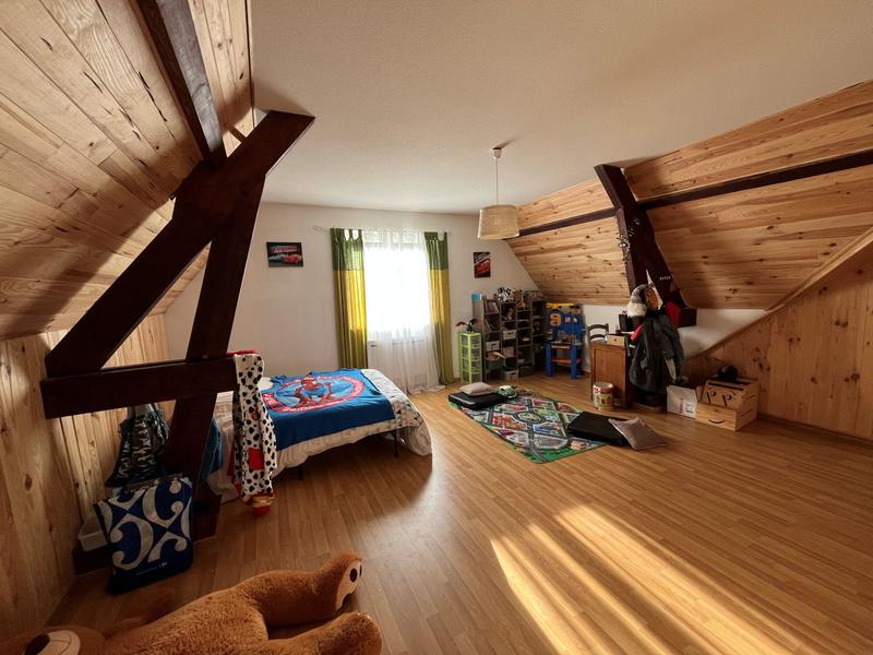 Maison traditionnelle - 186 m² - 9 pièces