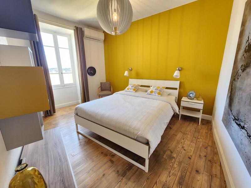 Maison en pierre - 213 m² - 9 pièces