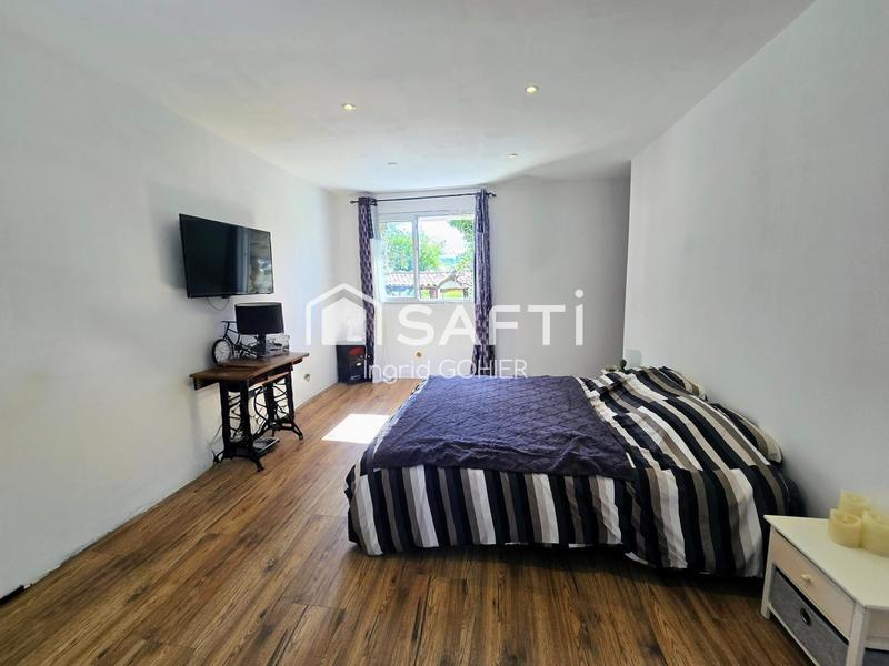 Maison - 322 m² - 9 pièces