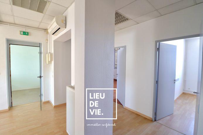 Bureau - 175 m² - 6 pièces