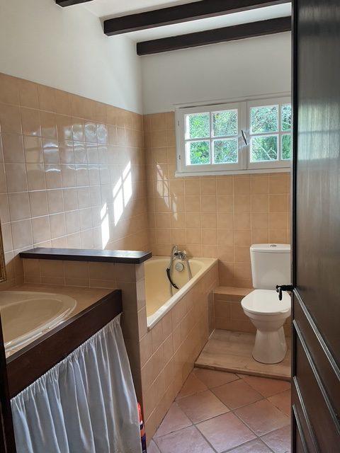 Maison traditionnelle - 180 m² - 5 pièces